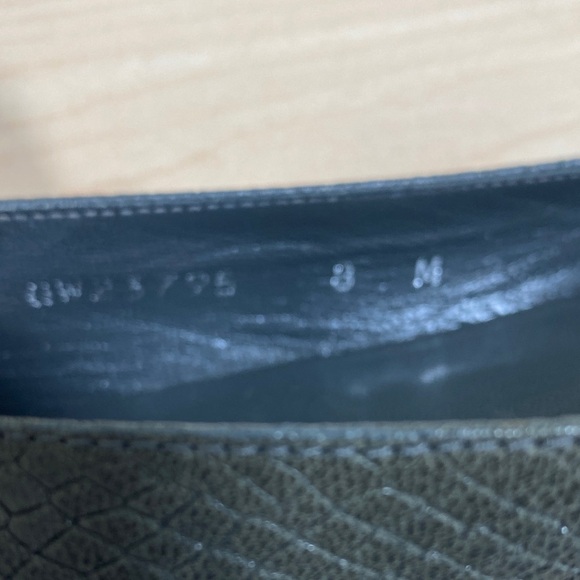 Stuart Weitzman Grey Snake Embossed Leather Flats with Pointy Toe - Picture 9 of 12